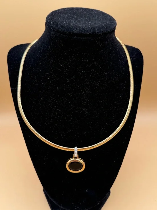 Avon Gold Collar Necklace with Amber/red Stone Pendant - Picture 1 of 4